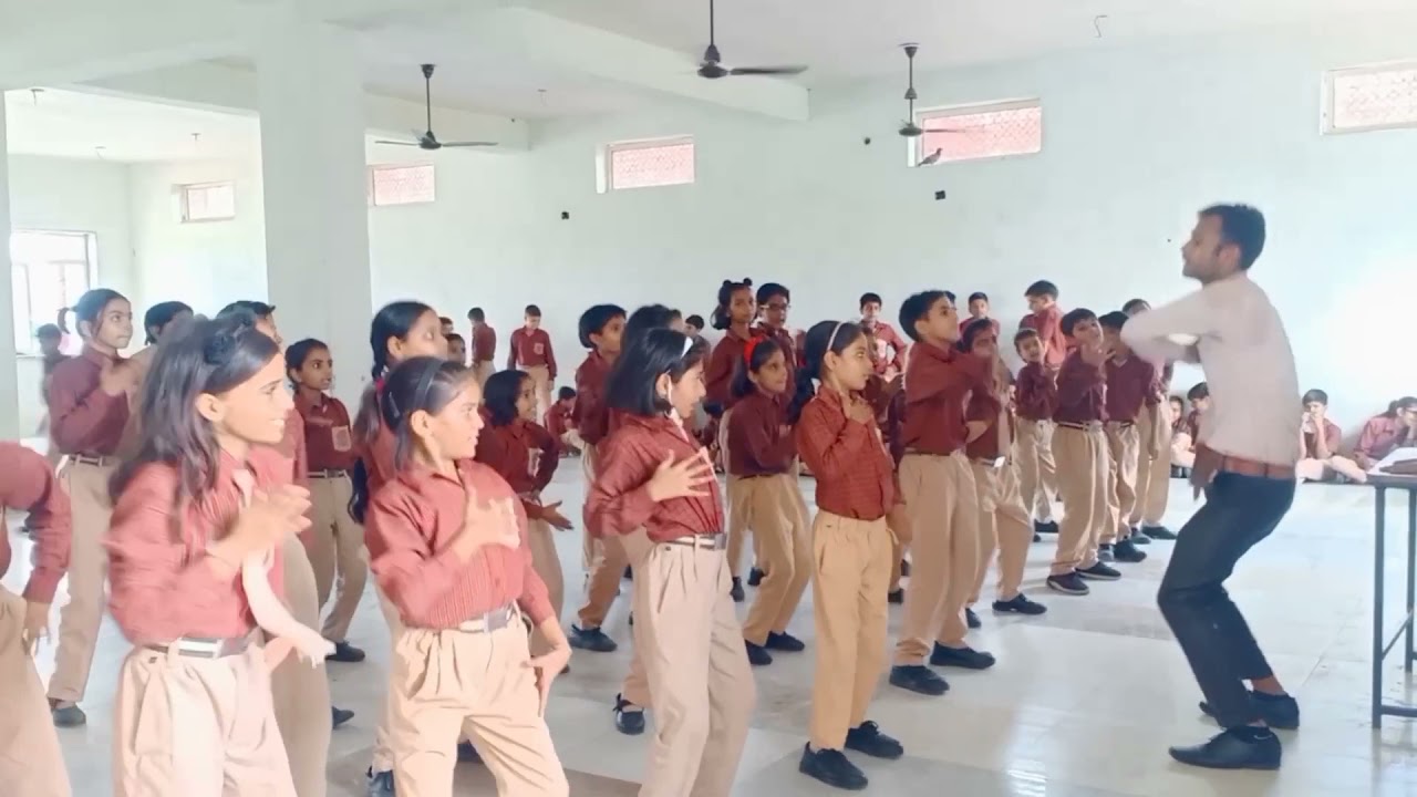 Best Memorable moment with RNS school students 😍 , may God bless all these kids 🤗 