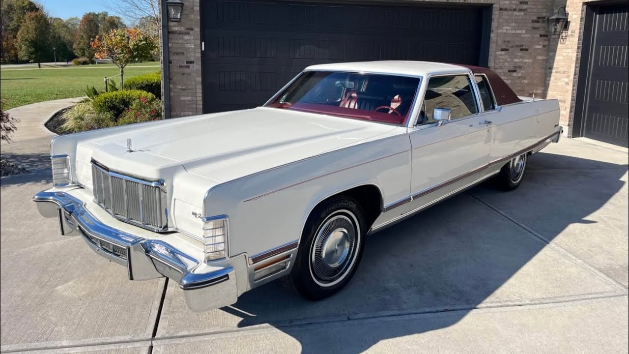 World&rsquo;s Largest Cars: 1976 Lincoln Continental Coupe Was 20 feet (6 Meters) of Fun!