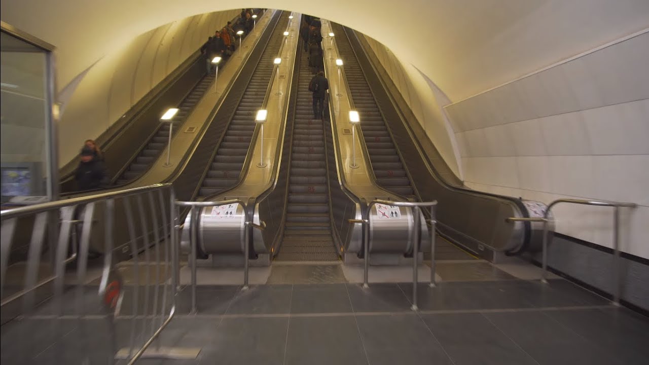 Russia, Moscow, metro ride from Цветно́й бульва́р to Тургеневская Сре́тенский бульва́р
