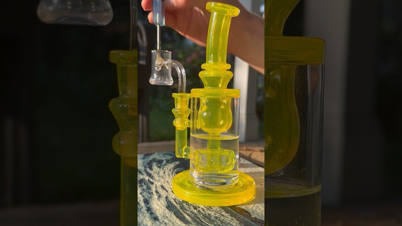 Hash House 🌪️ Donrob 🍋 #lemondrop #glassart #headyart #420daily #stonerfam #420 #dabs #terps #710