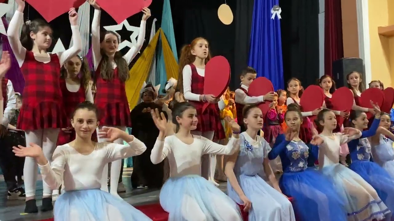Ansambli Albanopolis- Për ty e shtrenjta 