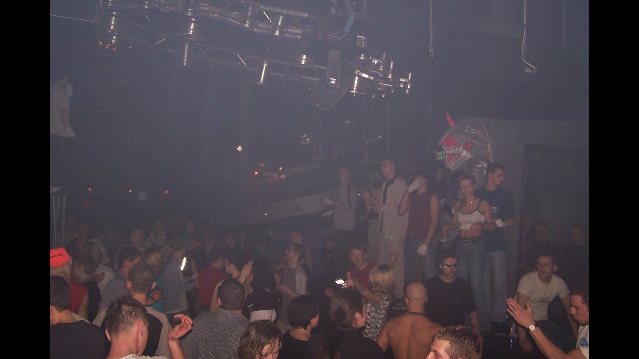 DJ Tabloo live at Protector Club Lotnicza Ostr&oacute;w Wielkopolski || 17.05.2002 part 1/5