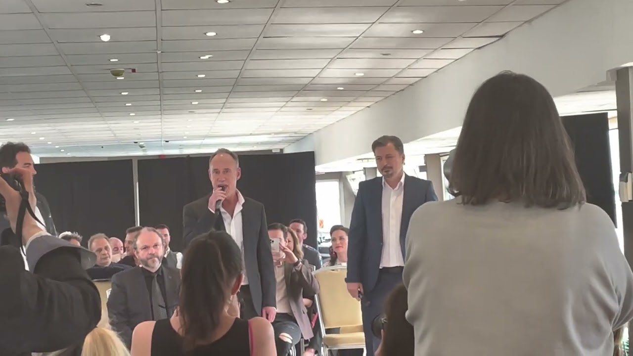 Homonnay Zsolt odaszúr Dolhai Attilának