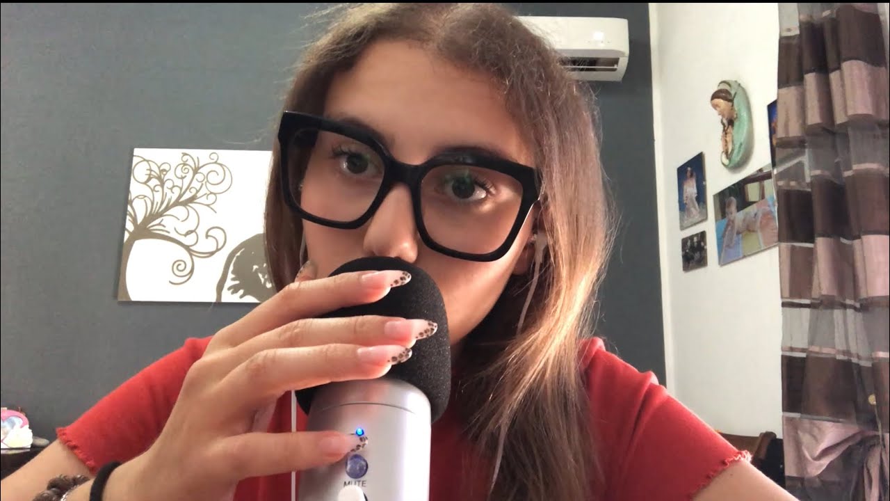 IL MIO PRIMO VIDEO ASMR😴
