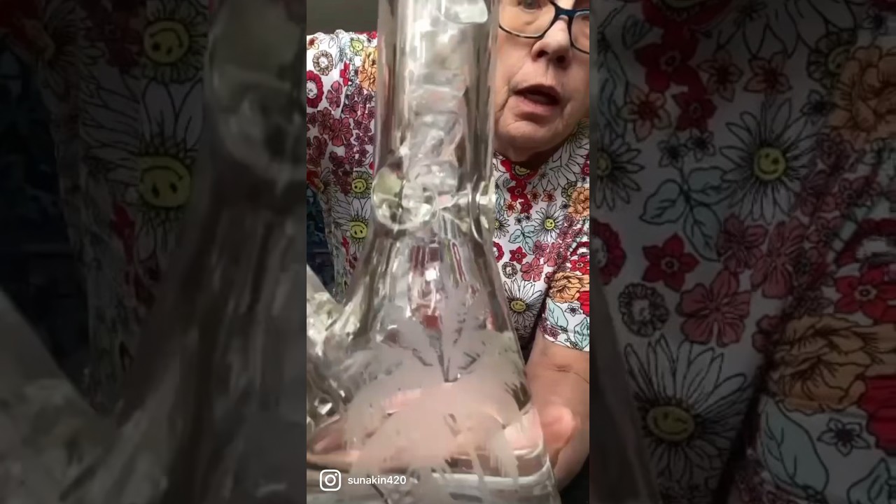 Dabbing Granny with her SUNAKIN   Palm tree bong! #sunakin #bong