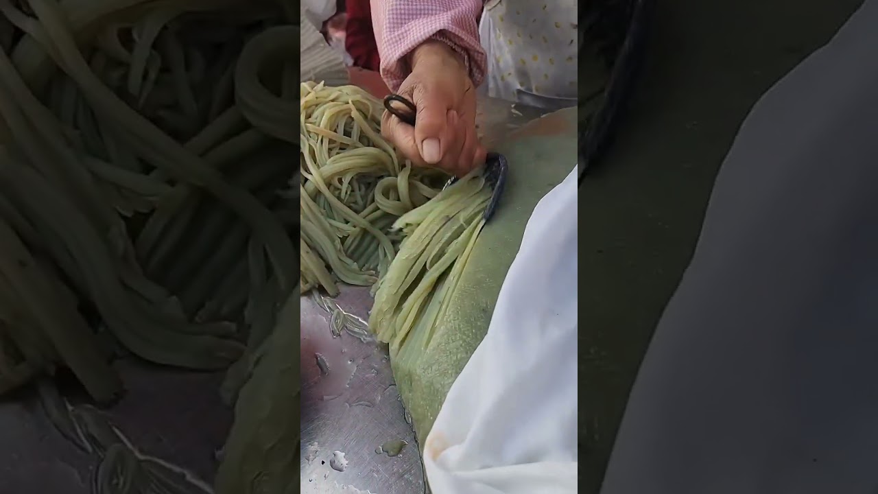 Make noodles with pea flour
