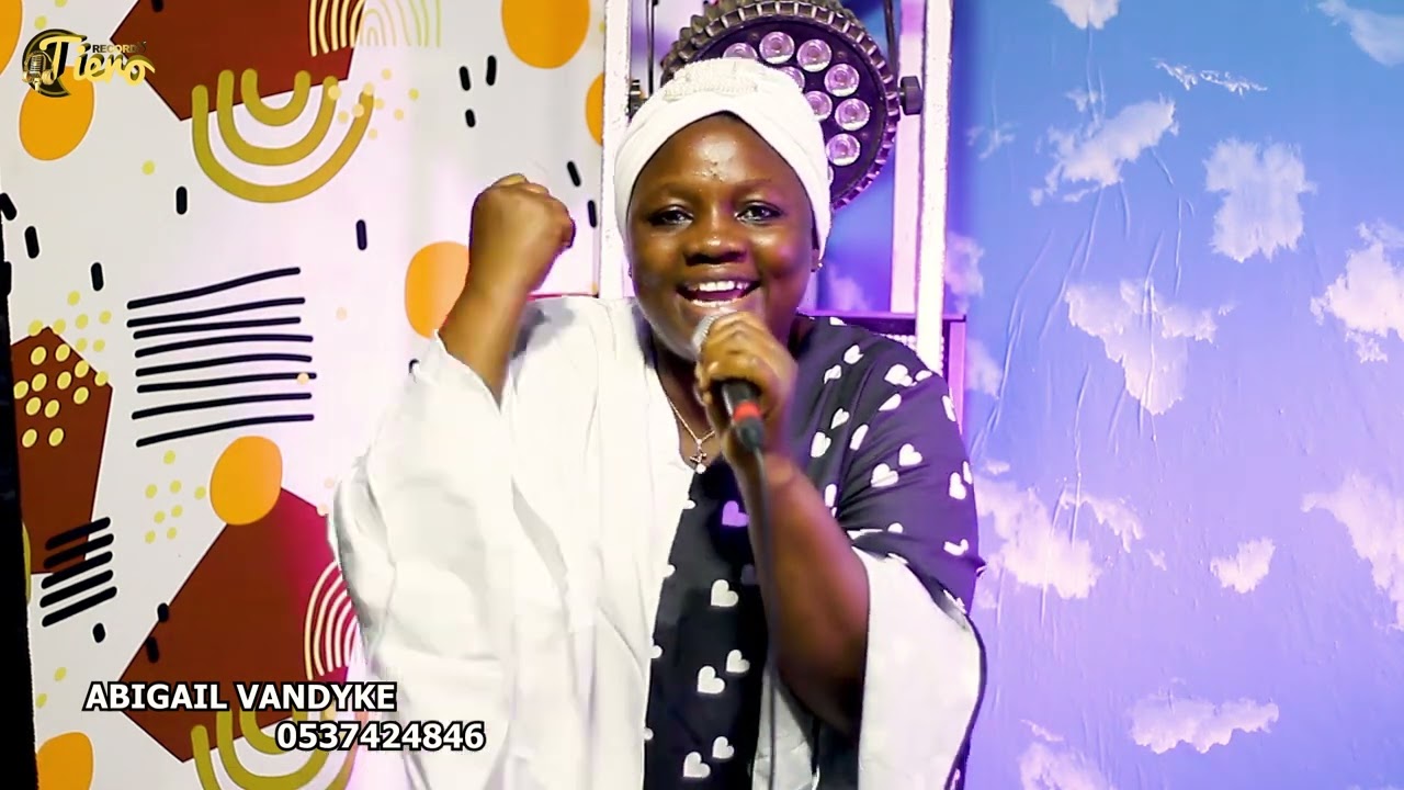 Atmosphere of pentecostal worship 