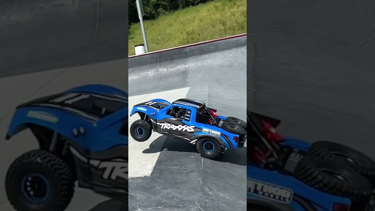 Traxxas UDR Suspension Looks&hellip;EPIC!! 👀🔥🔥🤯 #traxxas #traxxasrc #traxxasudr #shorts