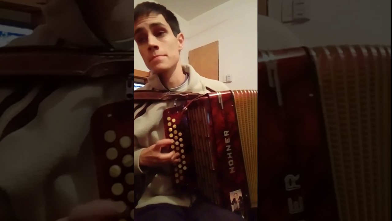 PONCHO SORO!! TEMPLANDO SOLO SIN GUITARRA