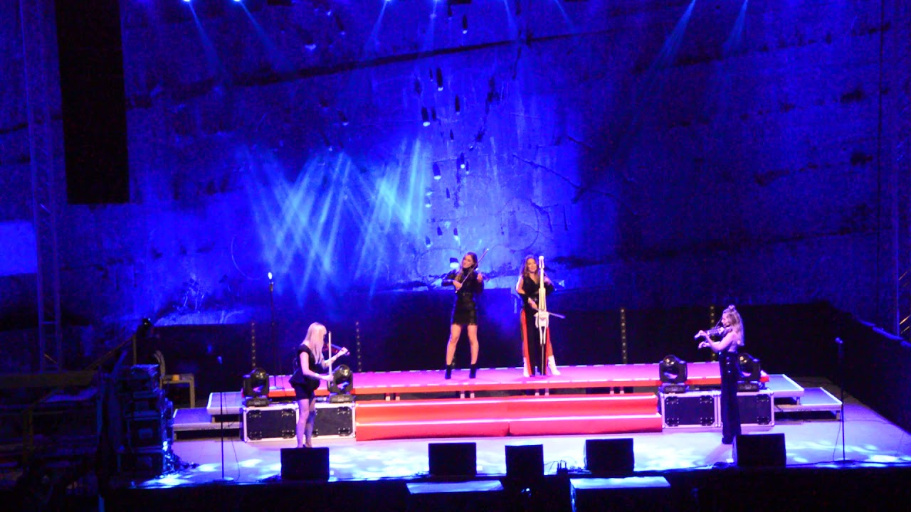 Bond Quartet , Cave Romane