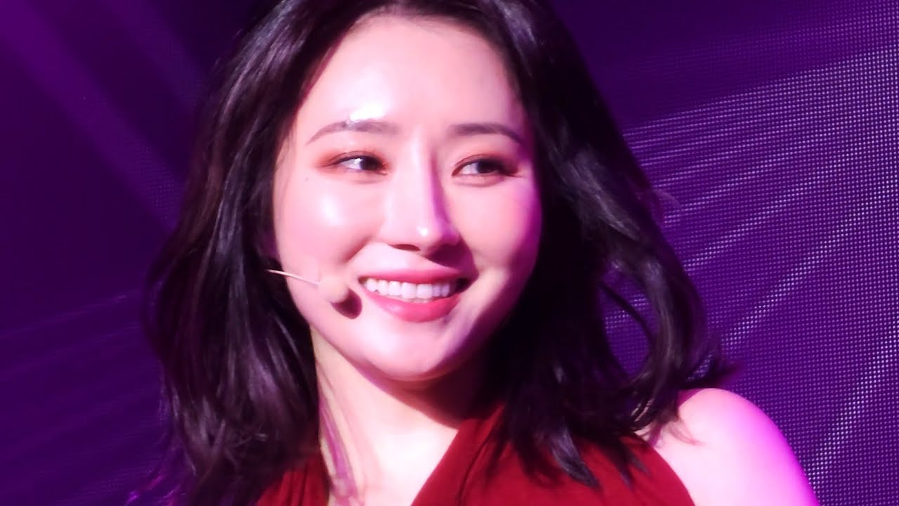 251214 유아유 (UAU) - Taki Taki (Original : DJ Snake) | 수아 직캠 (SUA fancam) | @Macau