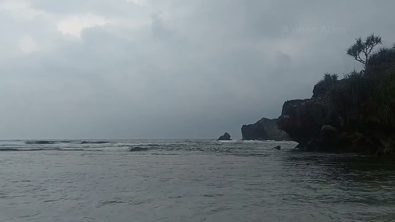 5 Minutes Ocean ASMR 🌊 Calm Waves Under Cloudy Sky | Sundak Beach