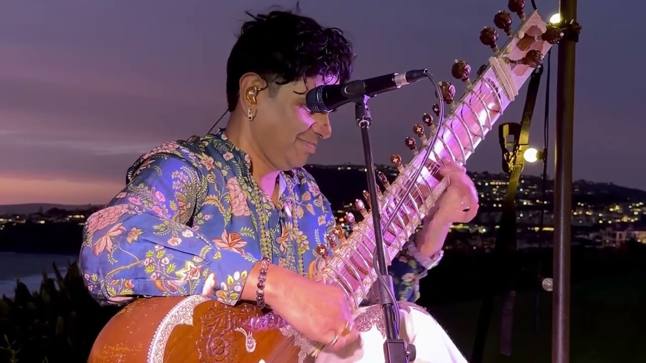 Let Me Blow Ya Mind, Live in Laguna, 02.12.26, #eve #sitar #letmeblowyamind #vibes 