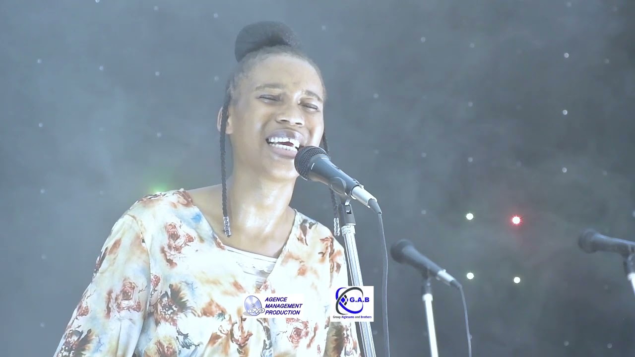 Ngolou  Sr. Grâce SALON ACOUSTIK 4ème SALLE ÉDITION ROOM EN DIRECT