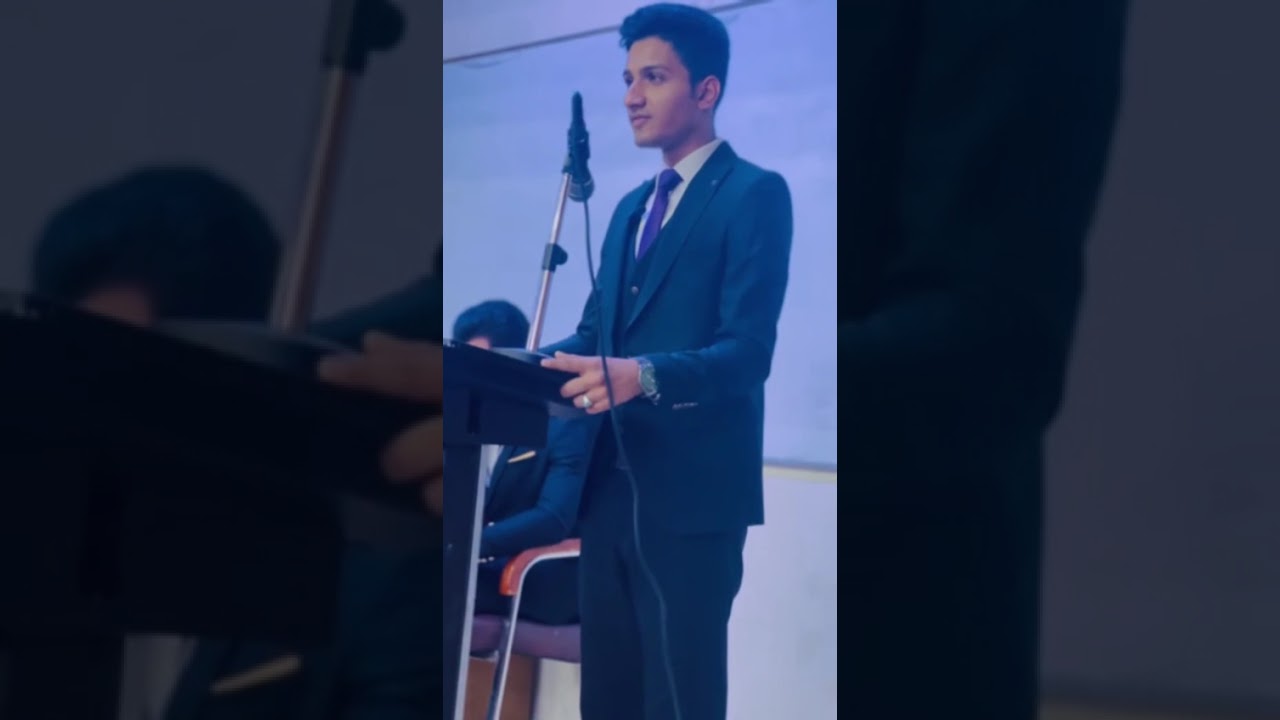 مسابقة القاء الشعر في الجامعة المستنصرية. المقامة من قبل الطلبة (داوود الطموح)