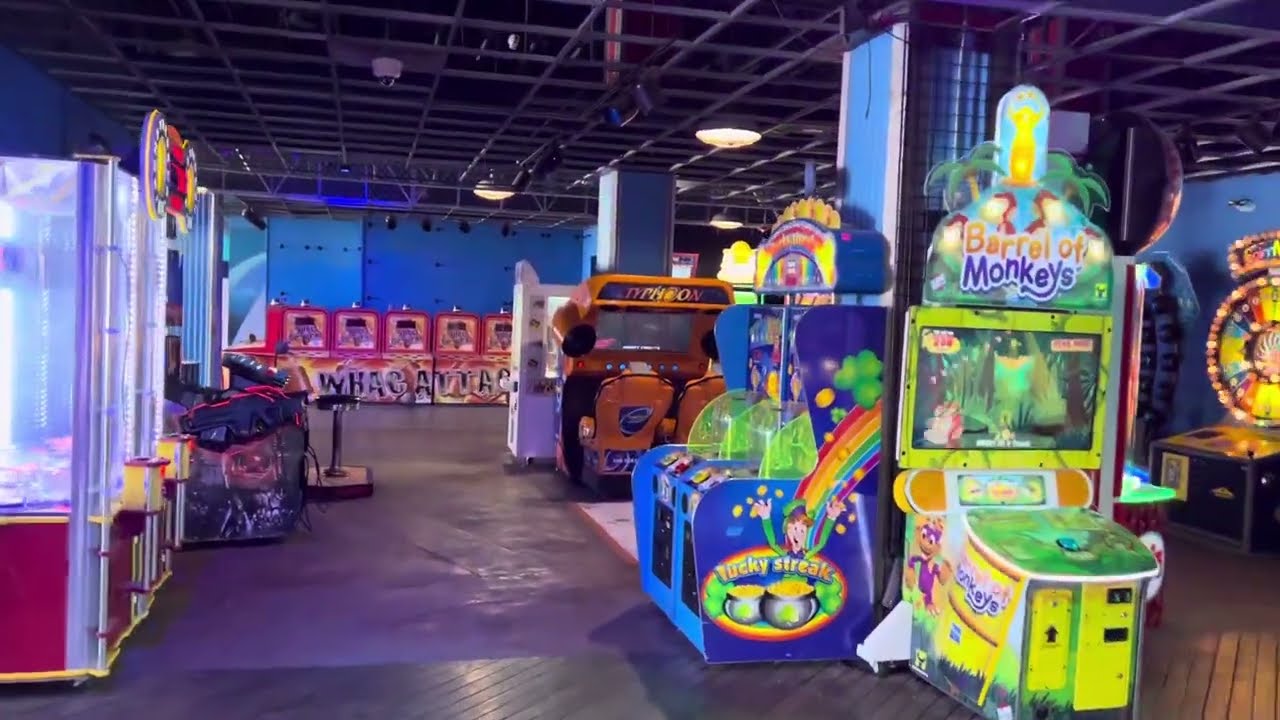 SeaWorld Amusement Park San Antonio TX FULL Arcade Tour!