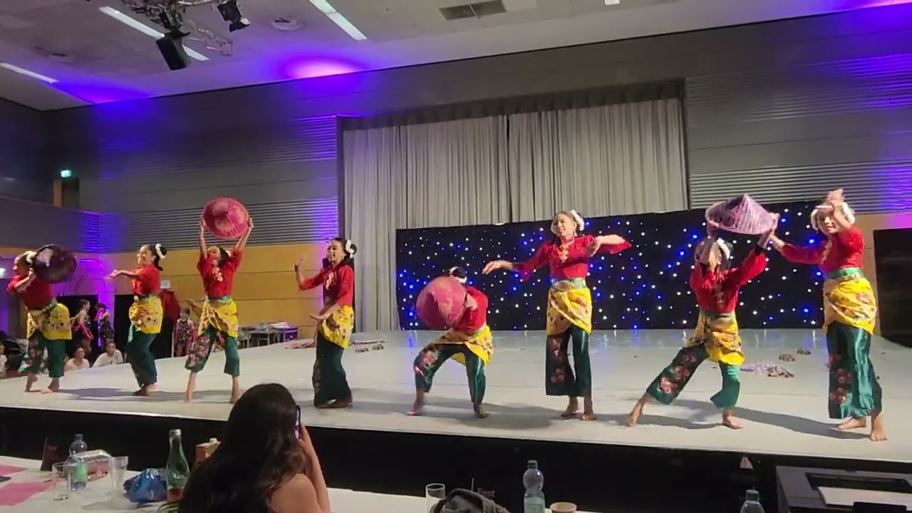 1st Place Group Children Citra Jentayu Patendu Patende  ( Vienna-Prague Dance Open Competition 2023)