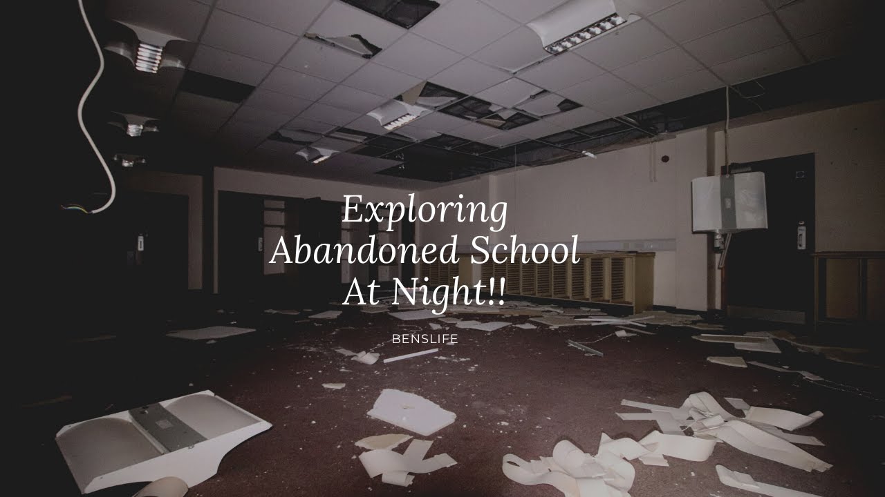 Exploring The Abandoned Stowmarket Middle School At Night!! (Being Demolished)