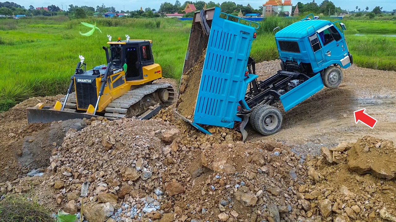 OHH Be Careful! Incredible Landfill! Dump Trucks 5Ton Back Unload Stuck & DOZER Push Soil into water