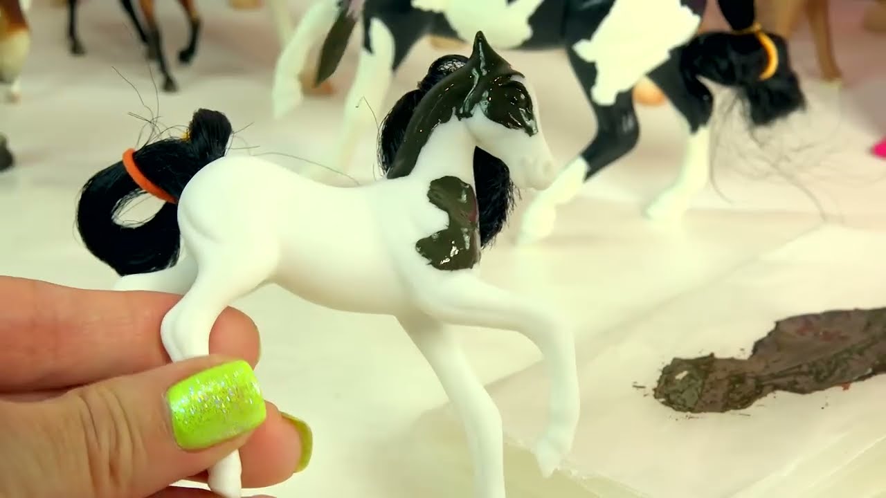 Breyer DIY Mare and Foal My Dream Horse Painting Craft Kit - Honeyheartsc Video