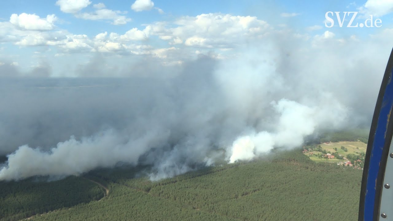 Waldbrand nahe Lübtheen - Die Lage ist weiterhin ernst