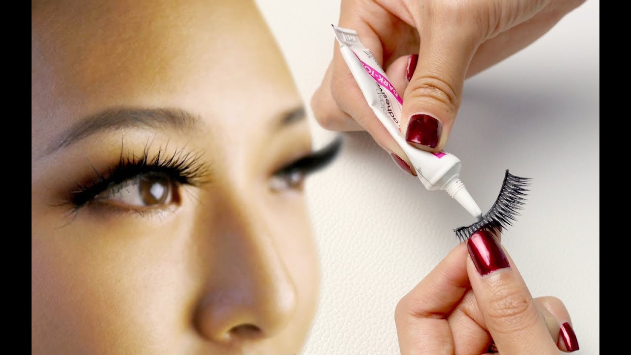How to Apply False Eyelashes