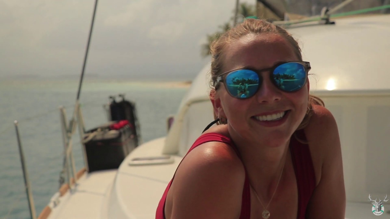 Offshore cruising catamaran - Boat tour Lagoon 380 - EP1