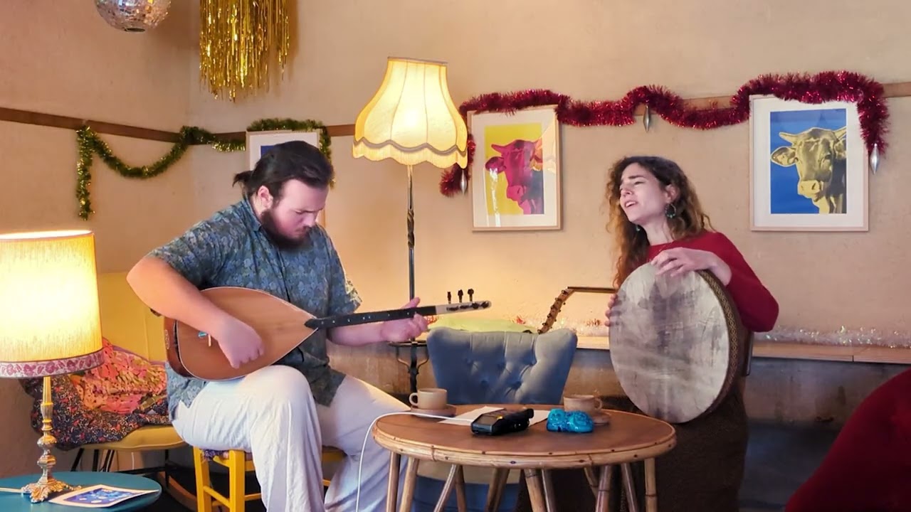 MaraMavi - Şemsiyemin Ucu Kare