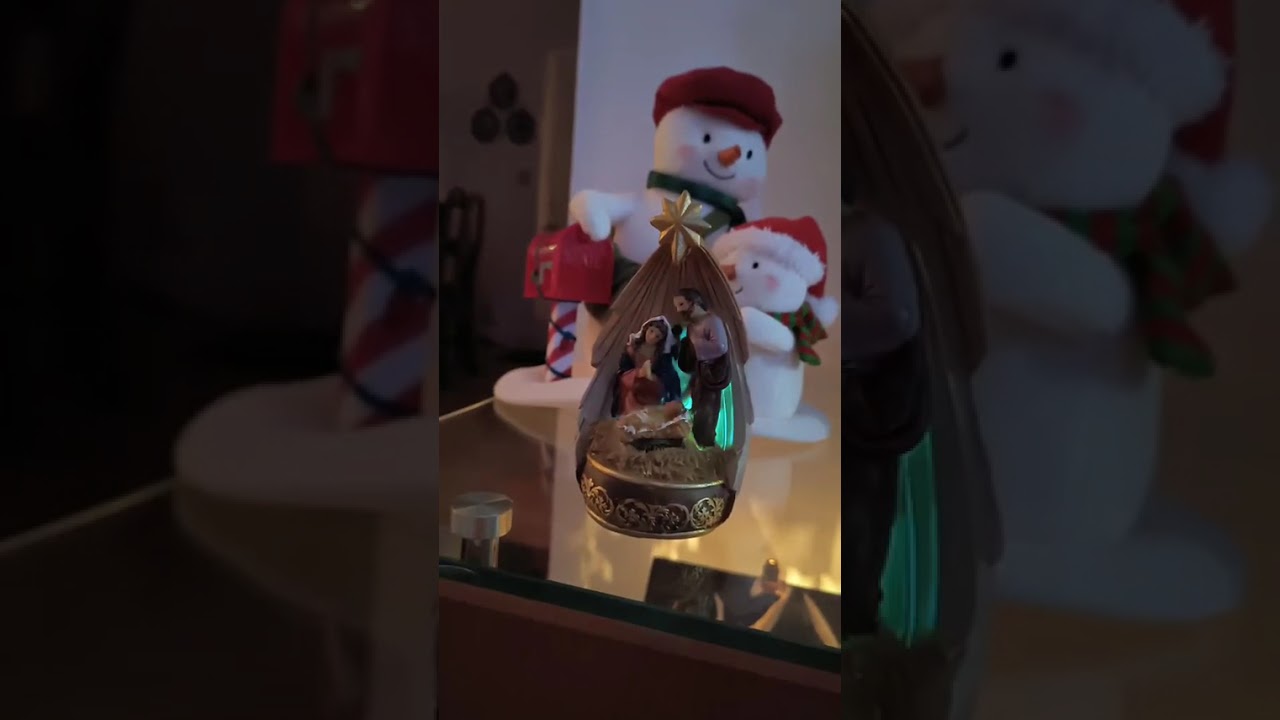 Ya estamos con los lindos adornos navideños ￼