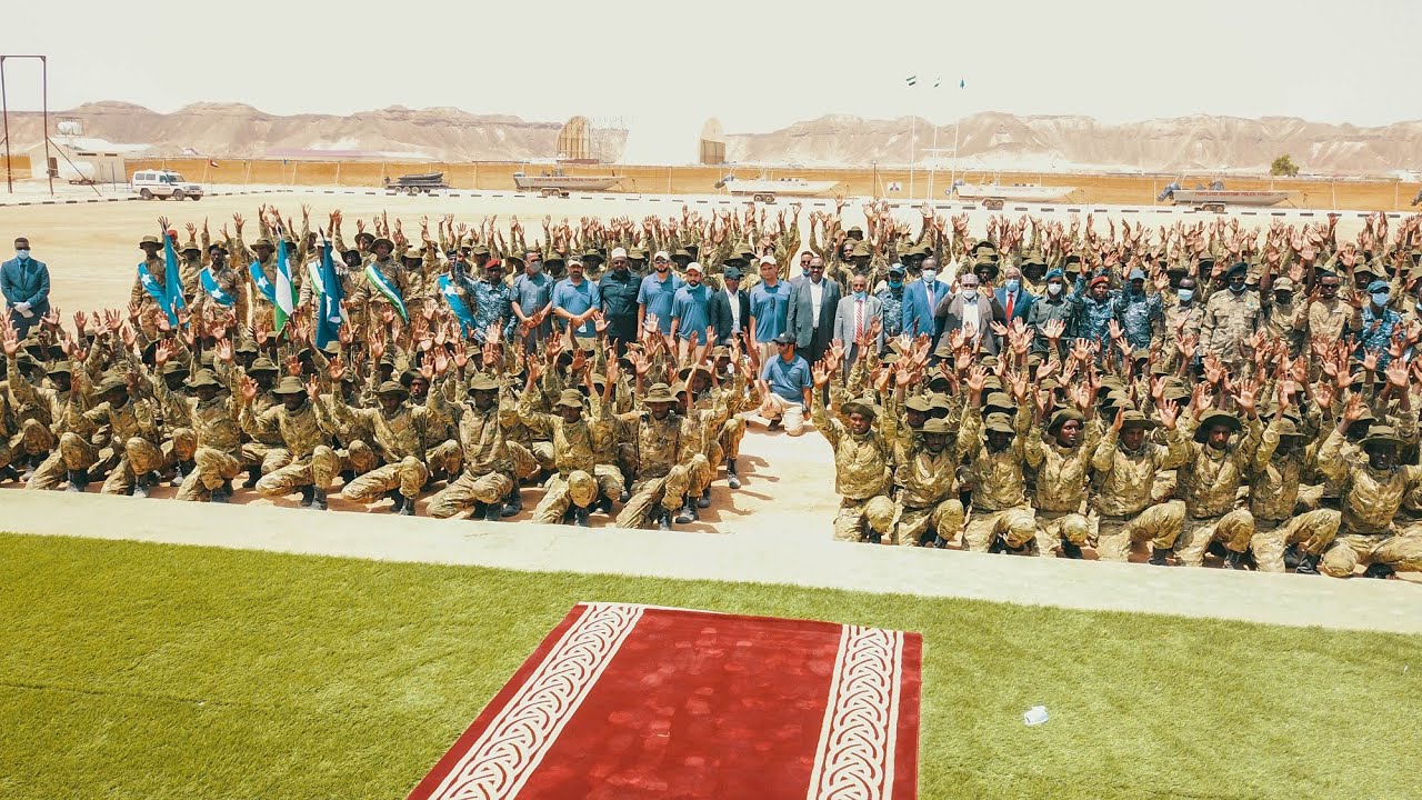 DEG DEG AH; MD Siciid Deni Oo Ciidanka Badda Puntland Tababro U Soo Xiray Iyo Qaabka Cajiibka ah