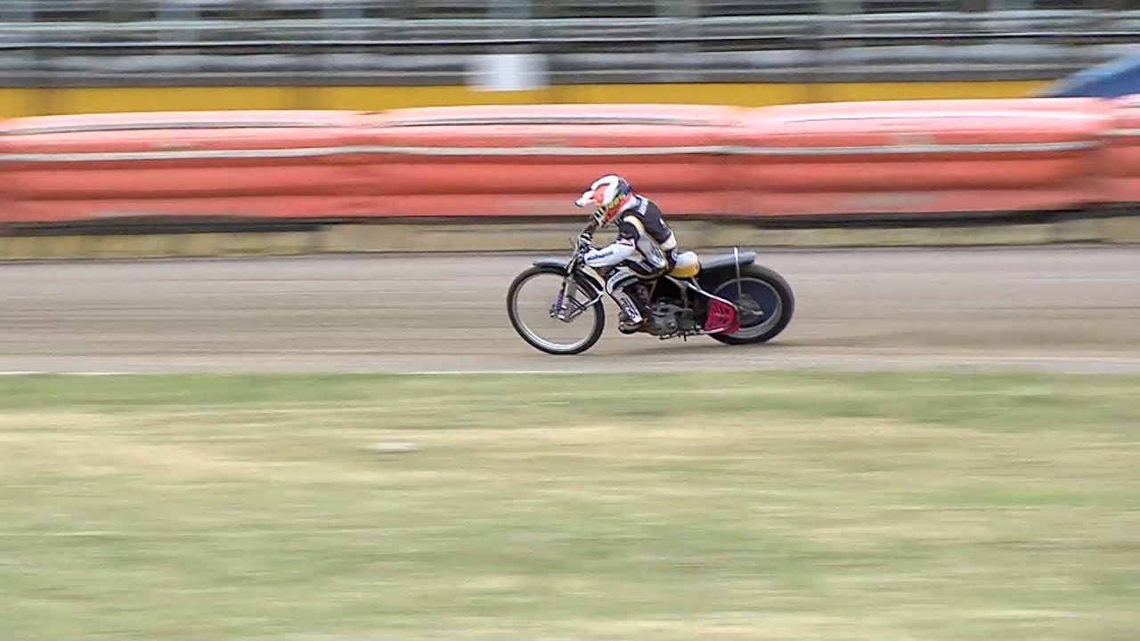 У Рівному діти підкорюють 