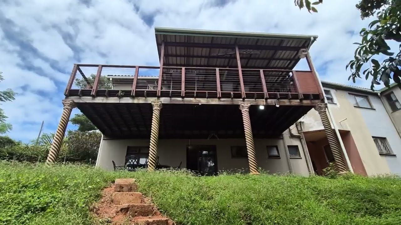 4 Bedroom House For Sale in Palm Beach, Port Edward