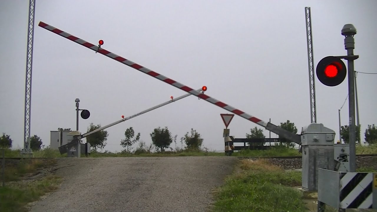 Spoorwegovergang Fiscaglia (I) // Railroad crossing // Passaggio a livello