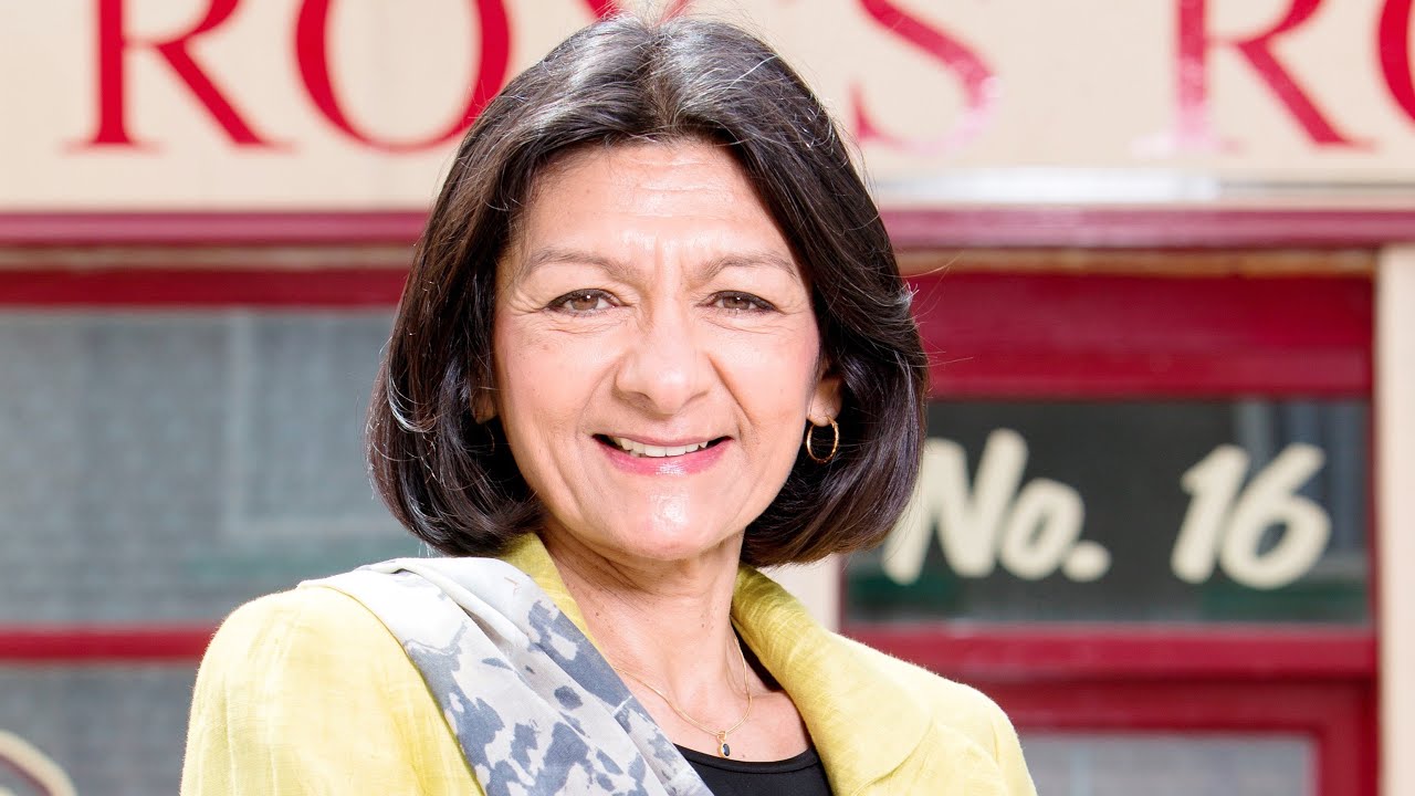 Coronation Street - Yasmeen Nazir’s First Appearance (4th July 2014 - Full HD 1080p)