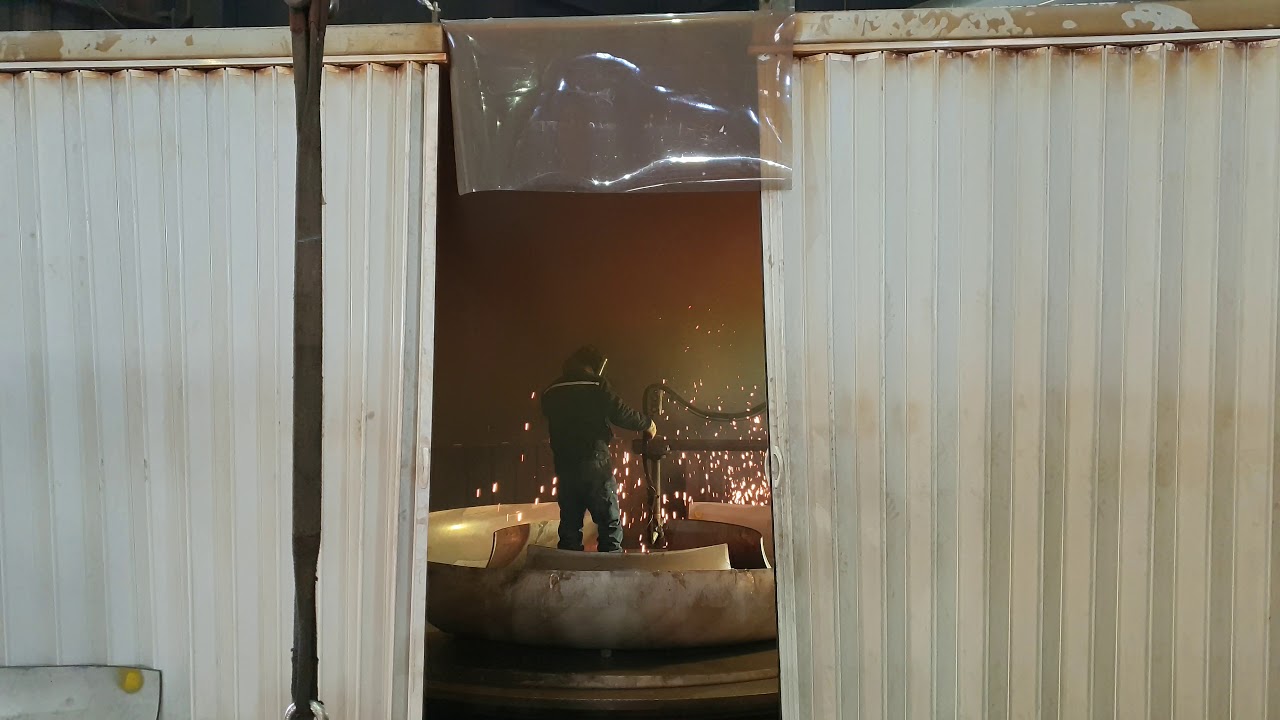 Plasma cutting fume and dust collection booth
