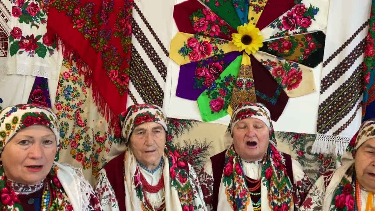 Українська пісня «Відчиняю скриню, ну а там хустки…» Народний колектив «Марічка «