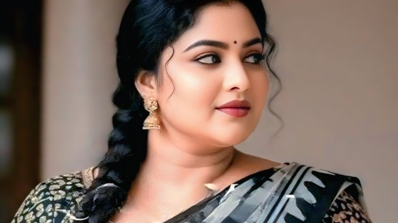 প্রিয়, তুমি যেমন আমার হৃদয়ের সুর, তেমনি আমার জীবনের ছন্দ। তোমার প্রেমে হয়েছি আমি অবিরত অন্ধ।