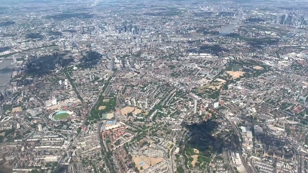 Flying over central London landing at Heathrow