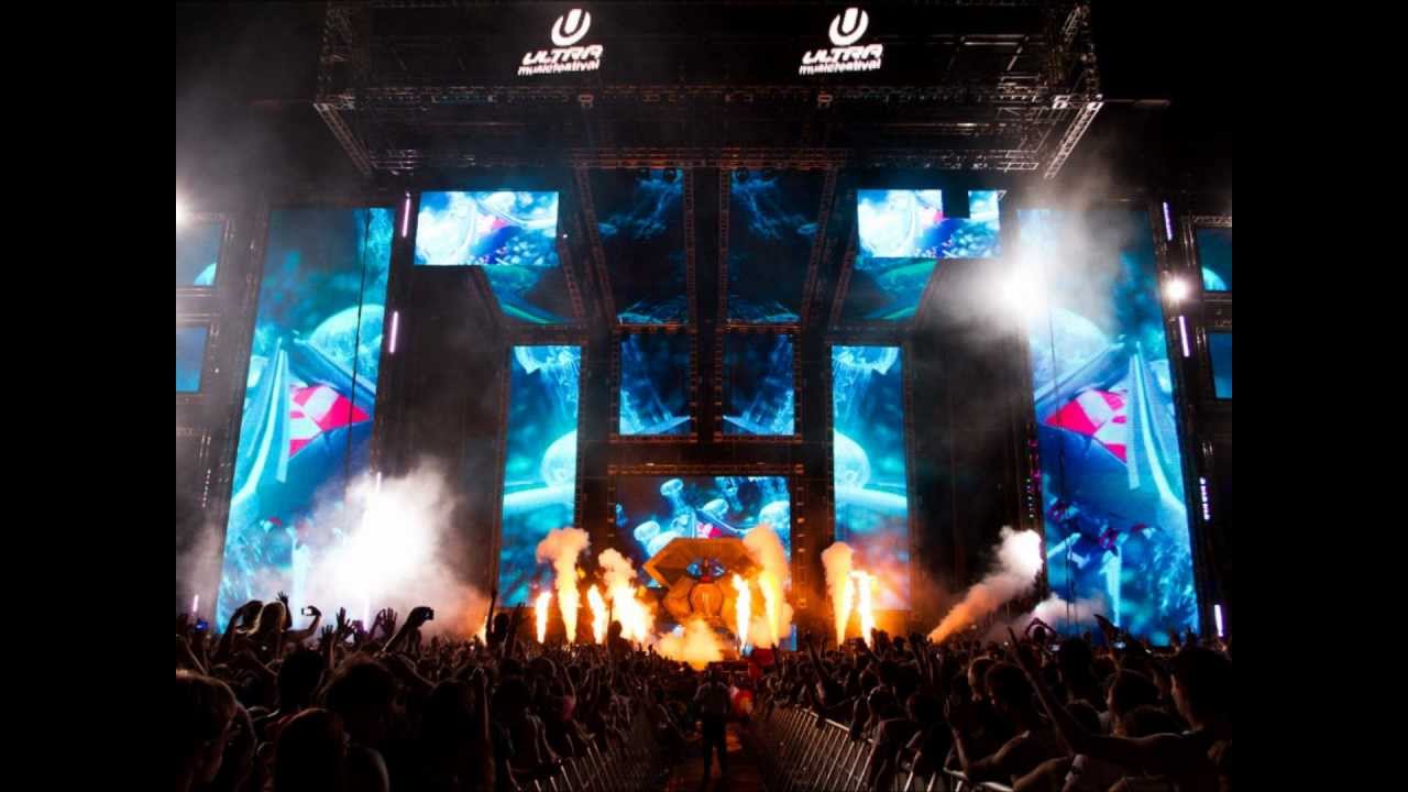 Skrillex @ Ultra Music Festival 2012 [HQ] (Full Set + Tracklist)
