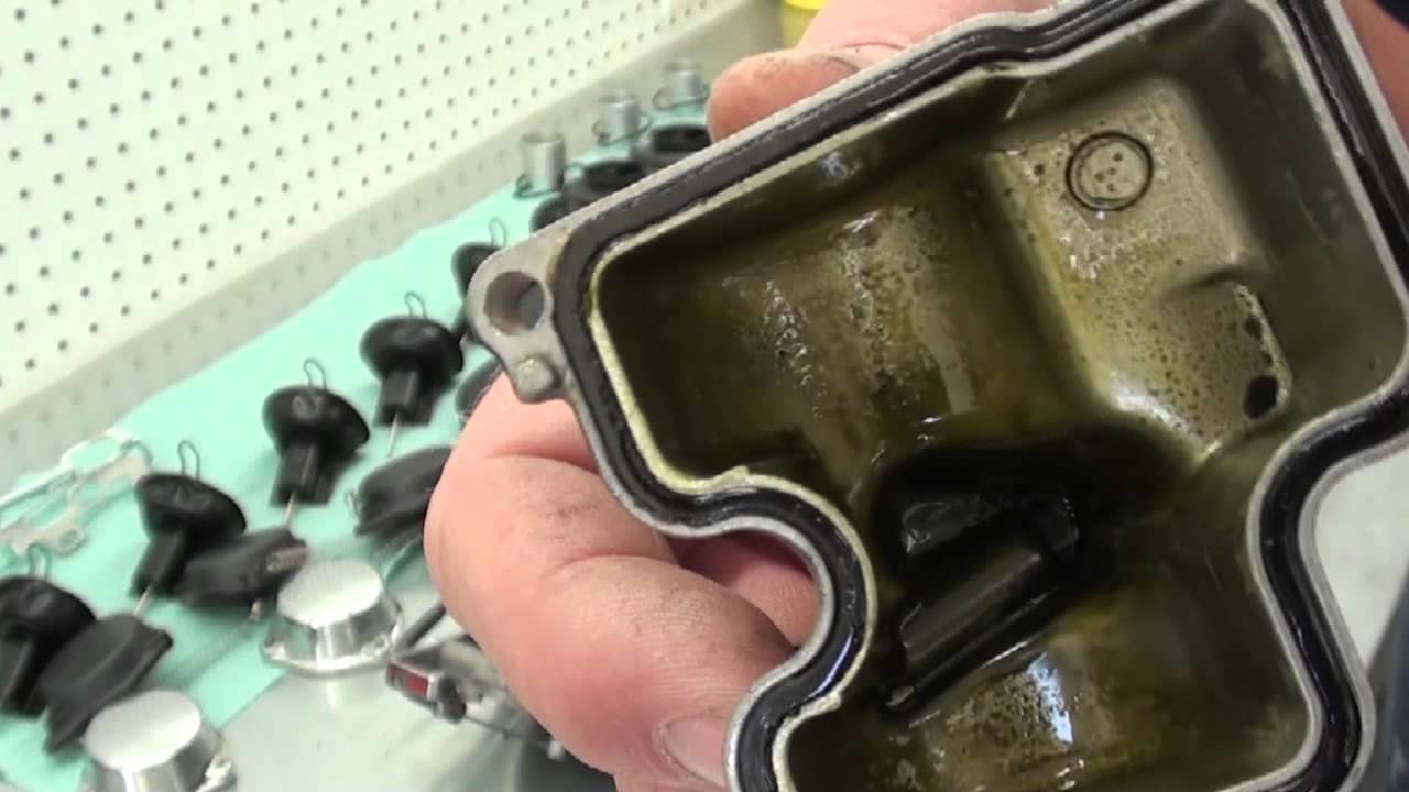 Pt.6 1998 Honda GL1500C Valkyrie Project - How To Disassemble The Carbs