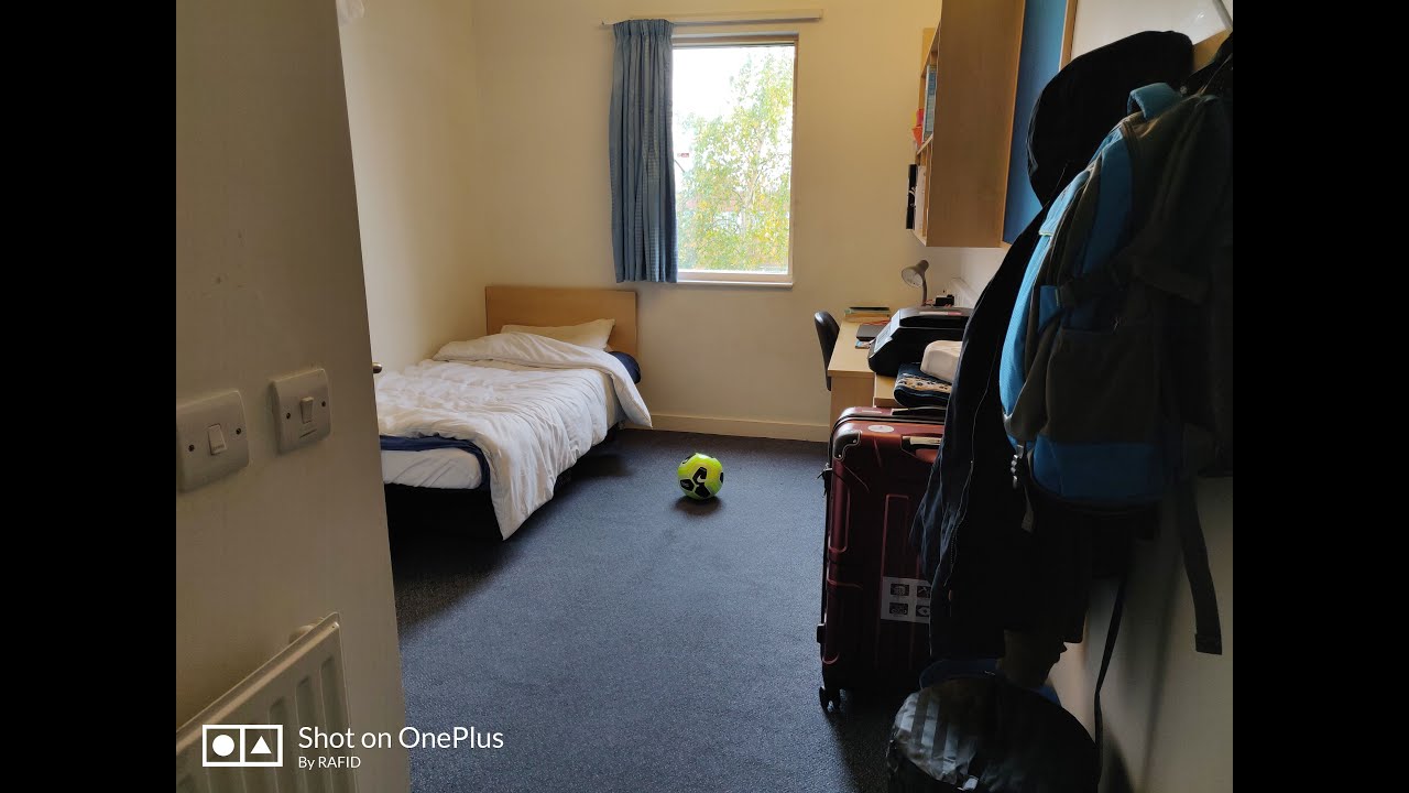 Brunel University Undergraduate fresher hall room review(Bishop Complex)