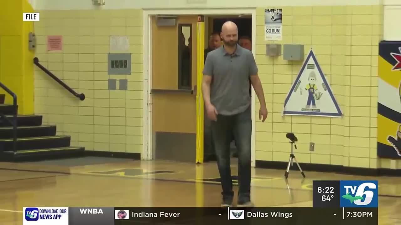 Negaunee hires Bill Hill as boys&rsquo; basketball head coach