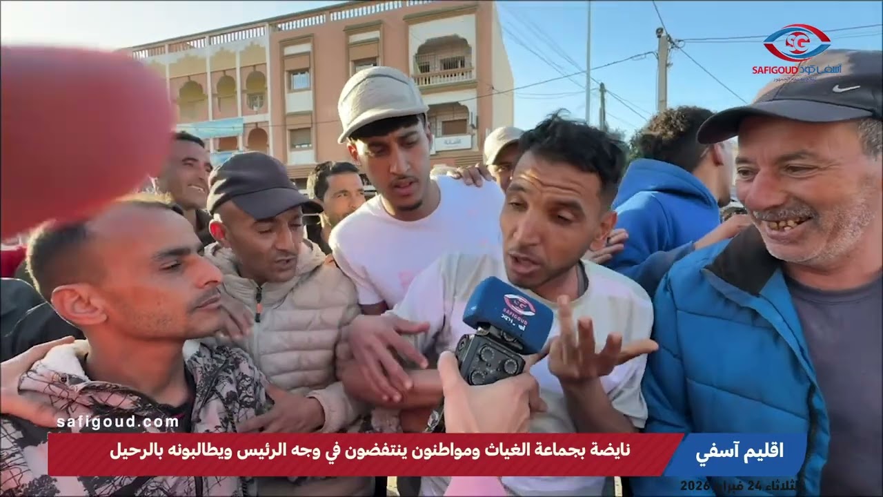 رئيس جماعة باقليم آسفي  كيبيع ويشري في الدجاج بالطوموبيل ديال الجماعة