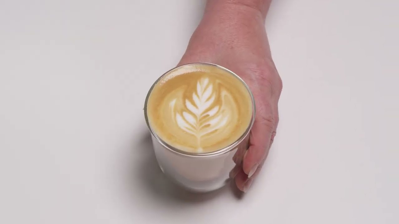 La Specialista Maestro EC9885 | Automatic milk drinks and manual milk frothing & Latte Art