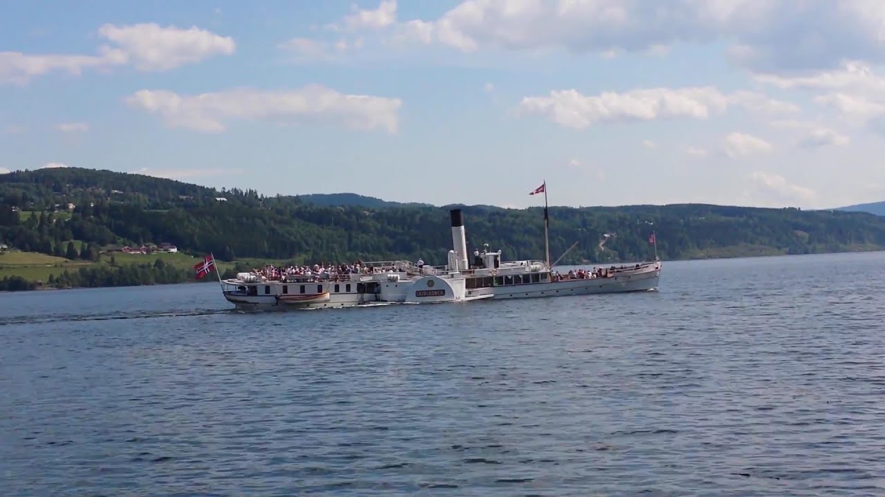 SS Skibladner leaving Lillehammer city on a sunny day July 2015