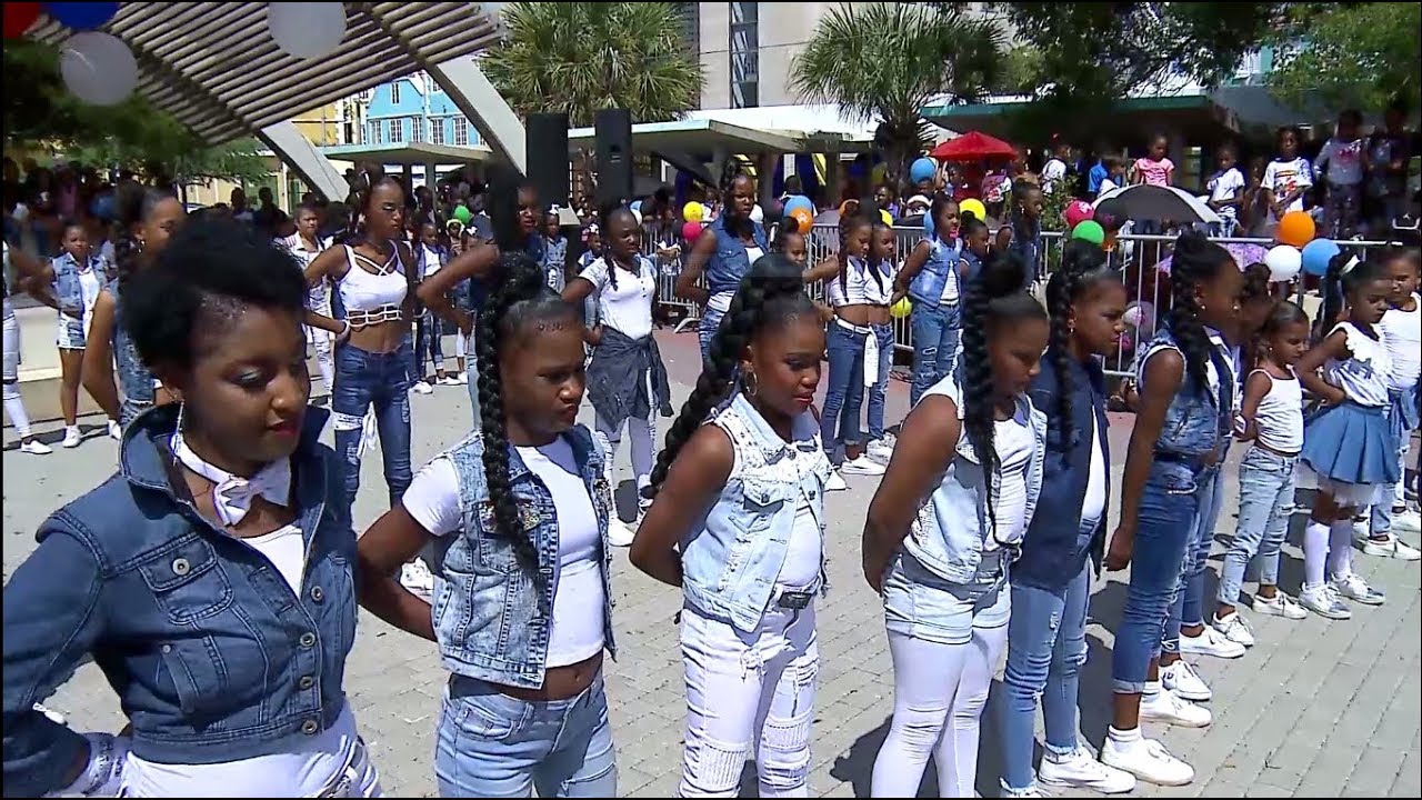 EXPLOTION DANCERS RIBA WILHELMINA PARK 2017