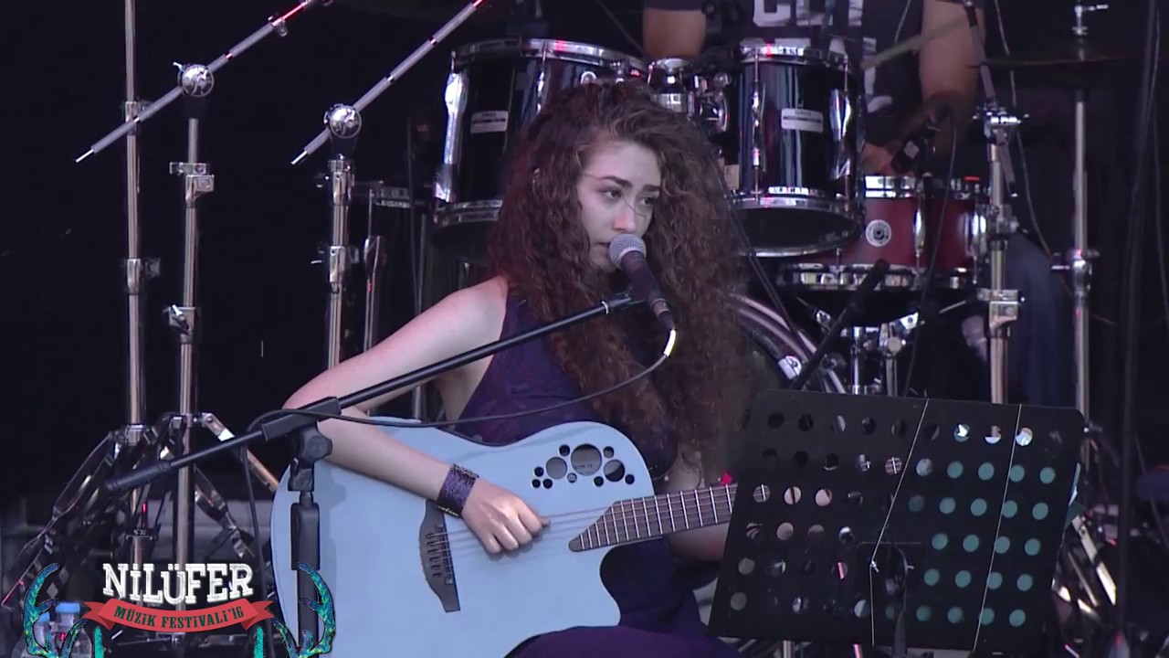 Sena Şener - Yalnızım | #NilüferFest