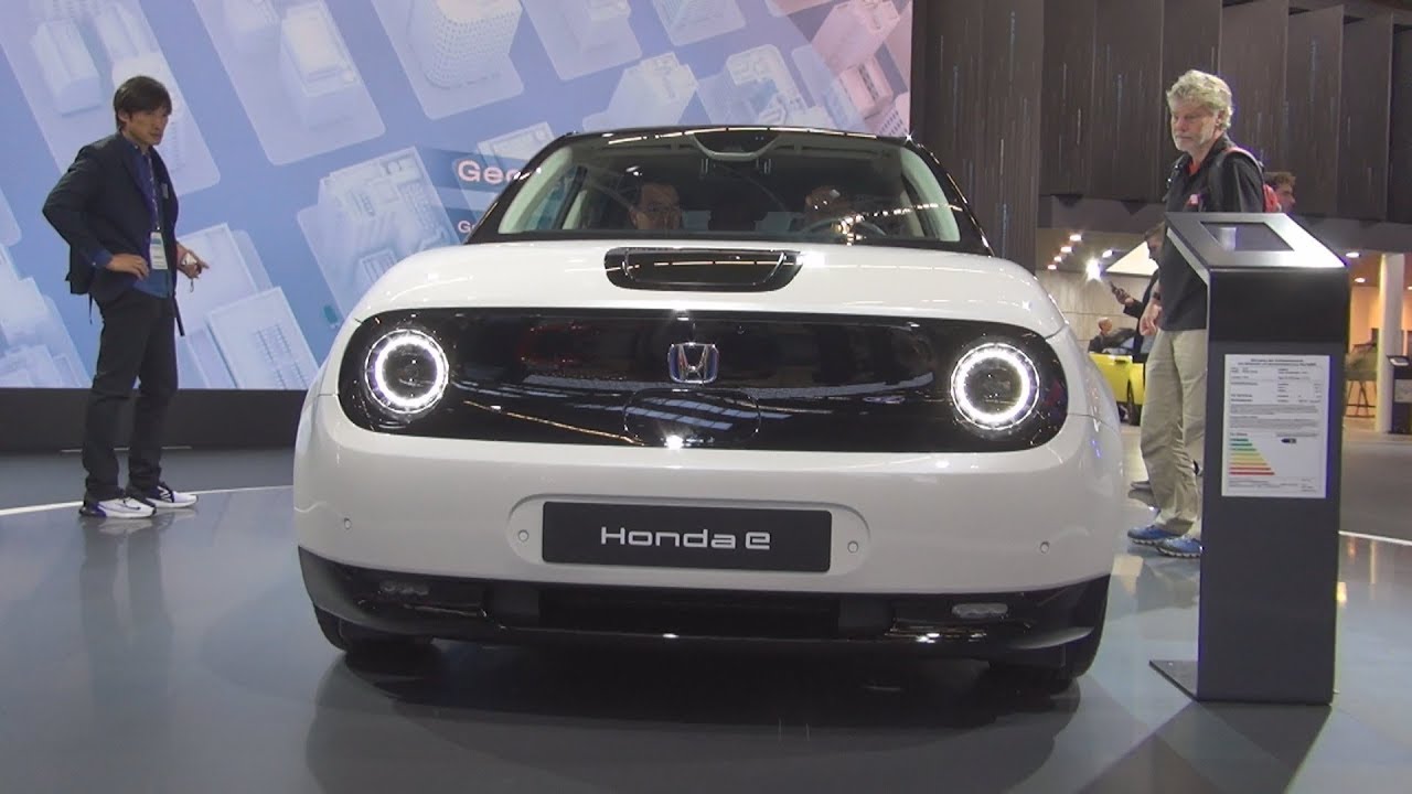 Honda e Advance Platinum White Pearl (2020) Exterior and Interior