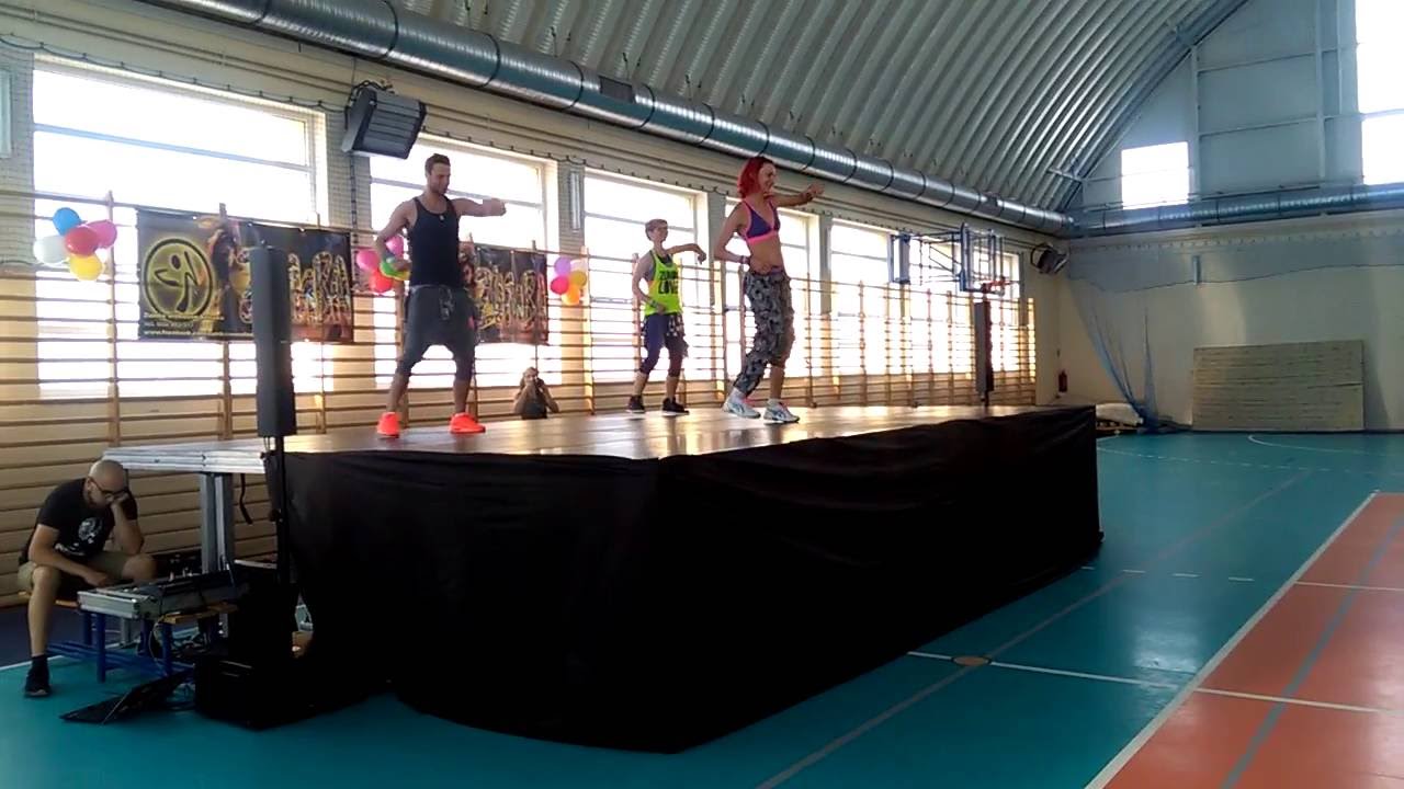 Zumba fitness Shakira Try Everything