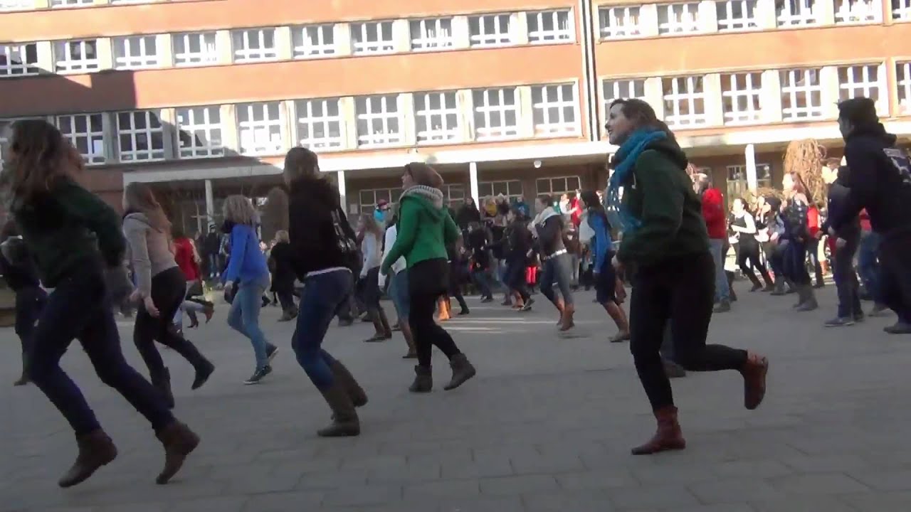Intro100dagen2012 OLVP Sint-Niklaas Flashmob